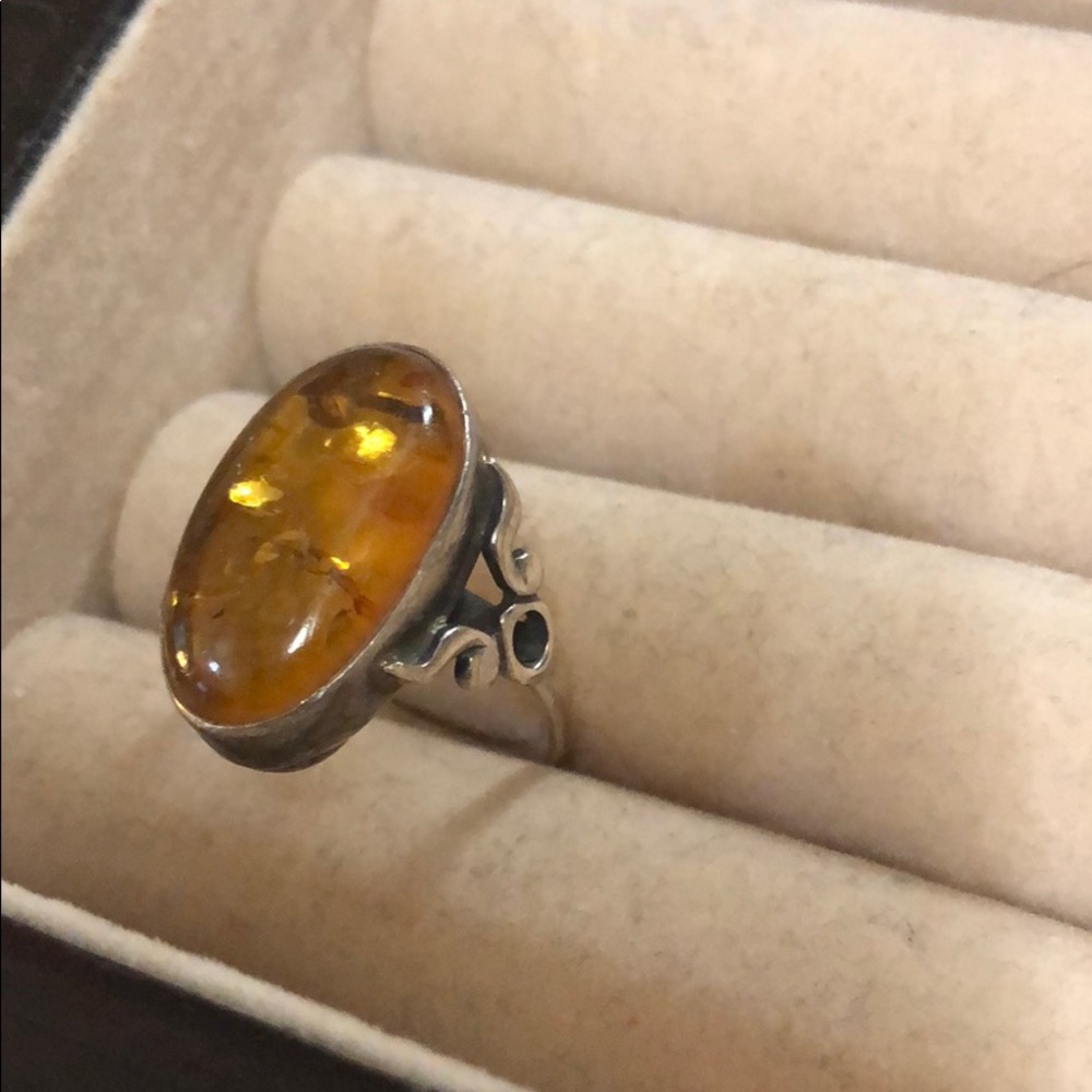 Amber ring - Picture 2 of 2